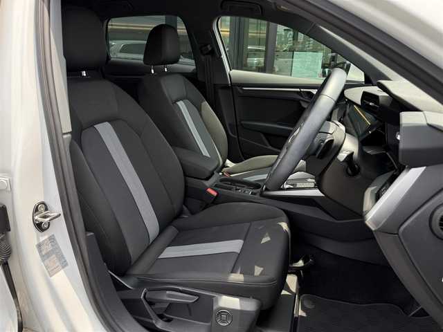 アウディ Ａ３ SB 30TFSI アドバンスド 栃木県 2022(令4)年 3.5万km グレイシアホワイトメタリック ワンオーナー /バーチャルコックピット/コンビニエンス&アシスタンスパッケージ/メーカーナビ/AppleCarPlay/AndoridAuto/Bluetoothオーディオ/バックカメラ/ステアリングリモコン/Cタイプ入力端子×2/レーダークルーズコントロール/レーン逸脱警報/プリクラッシュブレーキ/ビルトインETC2.0/スマートキー×2