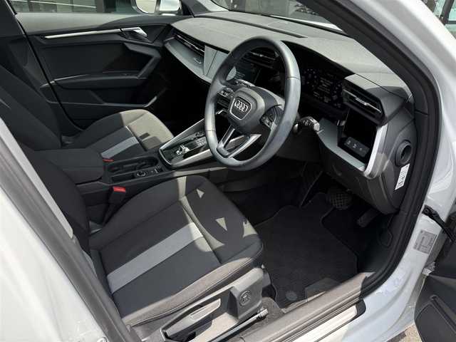 アウディ Ａ３ SB 30TFSI アドバンスド 栃木県 2022(令4)年 3.5万km グレイシアホワイトメタリック ワンオーナー /バーチャルコックピット/コンビニエンス&アシスタンスパッケージ/メーカーナビ/AppleCarPlay/AndoridAuto/Bluetoothオーディオ/バックカメラ/ステアリングリモコン/Cタイプ入力端子×2/レーダークルーズコントロール/レーン逸脱警報/プリクラッシュブレーキ/ビルトインETC2.0/スマートキー×2