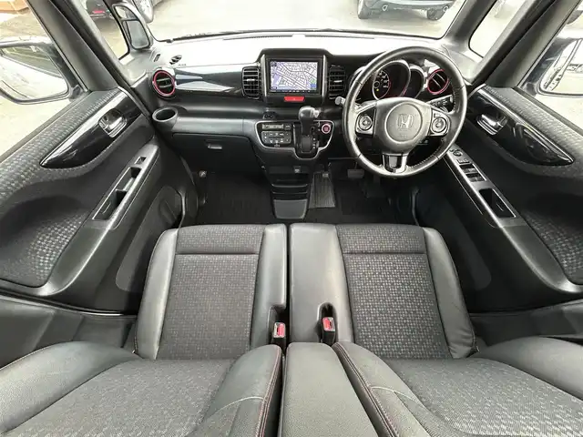 ホンダ Ｎ ＢＯＸ 2トーン カスタム G ターボLパッケージ 群馬県 2015(平27)年 8.3万km 白Ⅱ (株)IDOMが運営する【じしゃロン伊勢崎店】の自社ローン専用車両になりますこちらは現金またはオートローンご利用時の価格です。自社ローンご希望の方は別途その旨お申付け下さい/両側パワースライドドア/社外SDナビゲーション/バックカメラ/CD/DVD/SD/DTV/BT（電話のみ）/パドルシフト/クルーズコントロール/ETC/HIDヘッドライト/オートライト/フォグライト/ドアバイザー/純正フロアマット