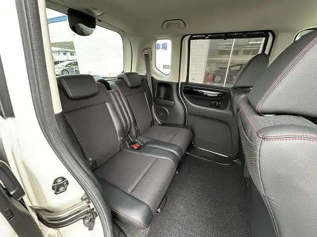 ホンダ Ｎ ＢＯＸ 2トーン カスタム G ターボLパッケージ 群馬県 2015(平27)年 8.3万km 白Ⅱ (株)IDOMが運営する【じしゃロン伊勢崎店】の自社ローン専用車両になりますこちらは現金またはオートローンご利用時の価格です。自社ローンご希望の方は別途その旨お申付け下さい/両側パワースライドドア/社外SDナビゲーション/バックカメラ/CD/DVD/SD/DTV/BT（電話のみ）/パドルシフト/クルーズコントロール/ETC/HIDヘッドライト/オートライト/フォグライト/ドアバイザー/純正フロアマット