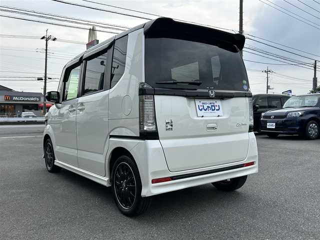 ホンダ Ｎ ＢＯＸ 2トーン カスタム G ターボLパッケージ 群馬県 2015(平27)年 8.3万km 白Ⅱ (株)IDOMが運営する【じしゃロン伊勢崎店】の自社ローン専用車両になりますこちらは現金またはオートローンご利用時の価格です。自社ローンご希望の方は別途その旨お申付け下さい/両側パワースライドドア/社外SDナビゲーション/バックカメラ/CD/DVD/SD/DTV/BT（電話のみ）/パドルシフト/クルーズコントロール/ETC/HIDヘッドライト/オートライト/フォグライト/ドアバイザー/純正フロアマット