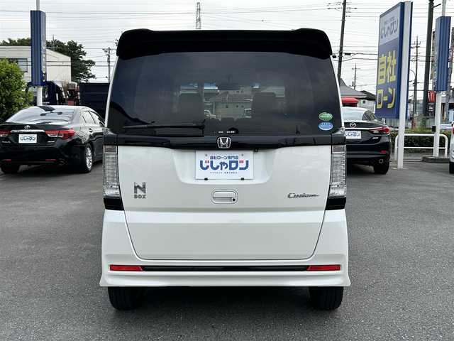 ホンダ Ｎ ＢＯＸ 2トーン カスタム G ターボLパッケージ 群馬県 2015(平27)年 8.3万km 白Ⅱ (株)IDOMが運営する【じしゃロン伊勢崎店】の自社ローン専用車両になりますこちらは現金またはオートローンご利用時の価格です。自社ローンご希望の方は別途その旨お申付け下さい/両側パワースライドドア/社外SDナビゲーション/バックカメラ/CD/DVD/SD/DTV/BT（電話のみ）/パドルシフト/クルーズコントロール/ETC/HIDヘッドライト/オートライト/フォグライト/ドアバイザー/純正フロアマット