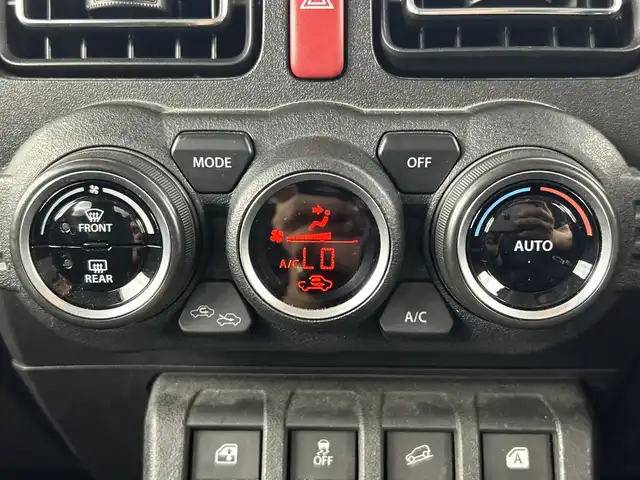 スズキ ジムニー XC 愛知県 2020(令2)年 3.2万km ミディアムグレー 純正7インチナビ/・フルセグTV/・バックカメラ/・Bluetooth/ビルトインETC/ドライブレコーダー/スズキセーフティサポート/クルーズコントロール/LEDヘッドライト/純正16インチアルミホイール/革巻きステアリング/SRSエアバッグ/撥水加工ファブリックシート/シートヒーター/スマートキー/プッシュスタート