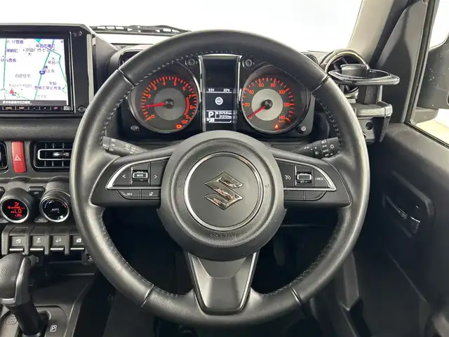 スズキ ジムニー XC 愛知県 2020(令2)年 3.2万km ミディアムグレー 純正7インチナビ/・フルセグTV/・バックカメラ/・Bluetooth/ビルトインETC/ドライブレコーダー/スズキセーフティサポート/クルーズコントロール/LEDヘッドライト/純正16インチアルミホイール/革巻きステアリング/SRSエアバッグ/撥水加工ファブリックシート/シートヒーター/スマートキー/プッシュスタート