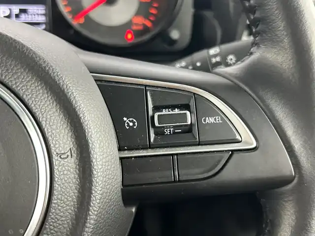 スズキ ジムニー XC 愛知県 2020(令2)年 3.2万km ミディアムグレー 純正7インチナビ/・フルセグTV/・バックカメラ/・Bluetooth/ビルトインETC/ドライブレコーダー/スズキセーフティサポート/クルーズコントロール/LEDヘッドライト/純正16インチアルミホイール/革巻きステアリング/SRSエアバッグ/撥水加工ファブリックシート/シートヒーター/スマートキー/プッシュスタート