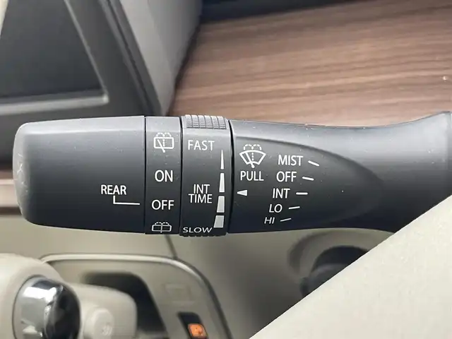スズキ ラパン ＬＣ X 愛知県 2023(令5)年 0.1万km トラッドカーキメタリック/アーバンブラウン 2トーン デュアルカメラブレーキサポート　禁煙車　ハーフレザー　シートヒーター　ツートンカラー　衝突軽減　車線逸脱　リヤパーキングセンサー　ＬＥＤオートライト　プッシュスタート　ＵＳＢポート　ナノイーＸエアコン