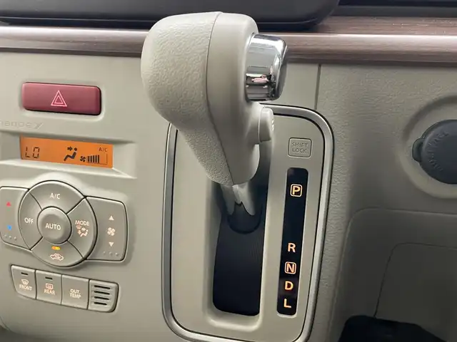 スズキ ラパン ＬＣ X 愛知県 2023(令5)年 0.1万km トラッドカーキメタリック/アーバンブラウン 2トーン デュアルカメラブレーキサポート　禁煙車　ハーフレザー　シートヒーター　ツートンカラー　衝突軽減　車線逸脱　リヤパーキングセンサー　ＬＥＤオートライト　プッシュスタート　ＵＳＢポート　ナノイーＸエアコン