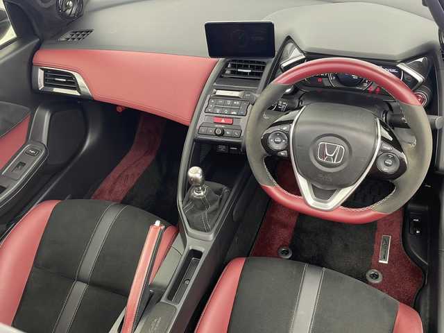 ホンダ Ｓ６６０ モデューロX バージョンZ 栃木県 2022(令4)年 4.3万km プレミアムスターホワイトP Modulo X 特別仕様車（Version Z）/RAYS鍛造アルミホイール TE37(F15/R16)/HKS GT100Rタービン/HKS フラッシュエディター(ECU書き換え)/SPOONSPORTSマフラー/特別仕様車専用装備/・専用ブラックアクティブスポイラー（ガーニーフラップ付）/・専用Version Zロゴ入りアルミ製コンソールプレート/・ブラックエンブレム/ModuloX共通装備/・専用スポーツレザーシート/（本革×ラックススェード/ボルドーレッド×ブラック/Modulo Xロゴ入り）/・本革巻ステアリングホイール/・チタン製シフトノブ×アルカンターラシフトブーツ/（グレーステッチ）/・専用アルカンターラ(R)×本革製サイドブレーキカバー/・グリル一体型専用フロントバンパー/・専用カラードドアミラー/・ロールトップ（ボルドーレッド）/・専用サスペンション（5段階減衰力調整機構付）/衝突軽減ブレーキ/クルーズコントロール/純正ディスプレイオーディオ/「AM/FM/BT/HDMI」/Carrozzeria Aピラーツイーター/バックカメラ/シートヒーター(D/N席)/ETC/プッシュスタート/横滑り防止装置/スマートキー×2本/取説・保証書