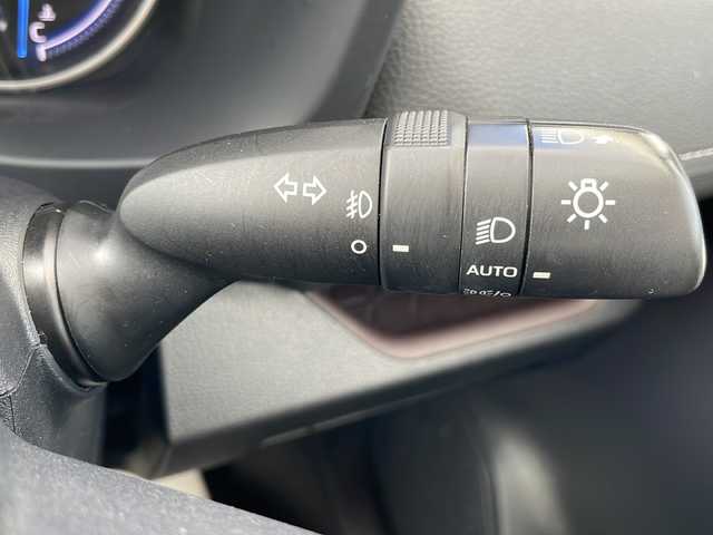 トヨタ ＲＡＶ４ ハイブリッドG 岩手県 2021(令3)年 4.8万km ホワイトパールクリスタルシャイン 純正ディスプレイオーディオ(ラジオ/USB/BT/Miracast)/パノラミックビューモニター/フルセグテレビ/前席シートヒーター/D席パワーシート(メモリー機能付き)/レザーシート(合皮)/ハンドルヒーター/パワーバックドア/AC100V電源/ビルトインETC(2.0)/プリクラッシュセーフティ/レーントレーシングアシスト/レーダークルーズコントロール/オートマチックハイビーム/ブラインドスポットモニター/リアクロストラフィックアラート/コーナーセンサー/前後ドライブレコーダー/LEDヘッドライト/フォグランプ/純正18inアルミホイール/純正フロアマット/スマートキー/ステアリングスイッチ/電動格納ミラー/ウィンカーミラー/ドアバイザー/取説＆保証書