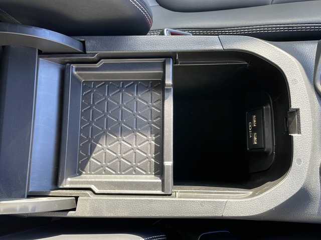 トヨタ ＲＡＶ４ ハイブリッドG 岩手県 2021(令3)年 4.8万km ホワイトパールクリスタルシャイン 純正ディスプレイオーディオ(ラジオ/USB/BT/Miracast)/パノラミックビューモニター/フルセグテレビ/前席シートヒーター/D席パワーシート(メモリー機能付き)/レザーシート(合皮)/ハンドルヒーター/パワーバックドア/AC100V電源/ビルトインETC(2.0)/プリクラッシュセーフティ/レーントレーシングアシスト/レーダークルーズコントロール/オートマチックハイビーム/ブラインドスポットモニター/リアクロストラフィックアラート/コーナーセンサー/前後ドライブレコーダー/LEDヘッドライト/フォグランプ/純正18inアルミホイール/純正フロアマット/スマートキー/ステアリングスイッチ/電動格納ミラー/ウィンカーミラー/ドアバイザー/取説＆保証書