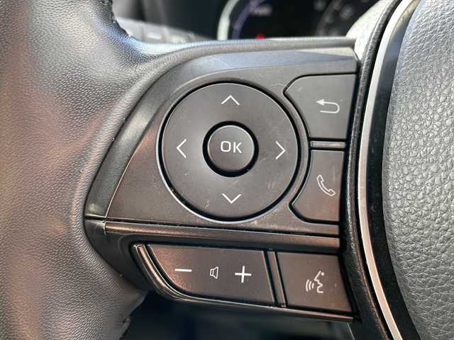 トヨタ ＲＡＶ４ ハイブリッドG 岩手県 2021(令3)年 4.8万km ホワイトパールクリスタルシャイン 純正ディスプレイオーディオ(ラジオ/USB/BT/Miracast)/パノラミックビューモニター/フルセグテレビ/前席シートヒーター/D席パワーシート(メモリー機能付き)/レザーシート(合皮)/ハンドルヒーター/パワーバックドア/AC100V電源/ビルトインETC(2.0)/プリクラッシュセーフティ/レーントレーシングアシスト/レーダークルーズコントロール/オートマチックハイビーム/ブラインドスポットモニター/リアクロストラフィックアラート/コーナーセンサー/前後ドライブレコーダー/LEDヘッドライト/フォグランプ/純正18inアルミホイール/純正フロアマット/スマートキー/ステアリングスイッチ/電動格納ミラー/ウィンカーミラー/ドアバイザー/取説＆保証書