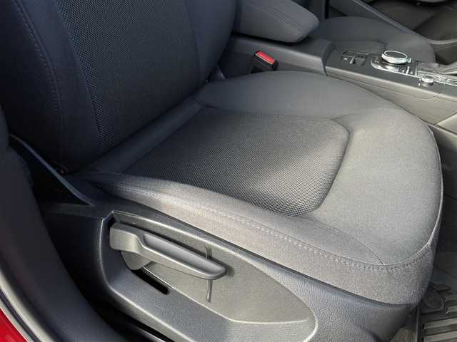 アウディ Ａ３ スポーツバック30TFSI 長野県 2019(平31)年 5.2万km ブリリアントレッド 法人ワンオーナー/　マトリクスＬＥＤ/　ＡＣＣ/　サイドアシスト/　レーンキープ/　バーチャルコックピット/　ＭＭＩナビ/　地デジＴＶ/　バックカメラ　プッシュスタート/　スマートキー/　前後ドライブレコーダー/　アドバンストキー/　パークエイド/　アイドリングストップ/　保証書・取説・スペアキー