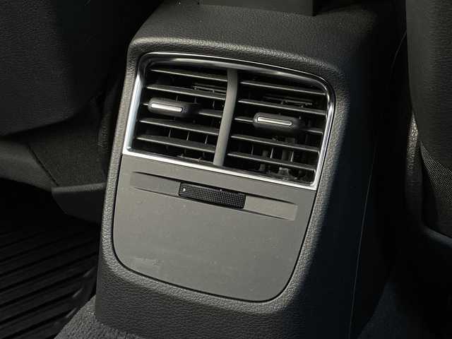 アウディ Ａ３ スポーツバック30TFSI 長野県 2019(平31)年 5.2万km ブリリアントレッド 法人ワンオーナー/　マトリクスＬＥＤ/　ＡＣＣ/　サイドアシスト/　レーンキープ/　バーチャルコックピット/　ＭＭＩナビ/　地デジＴＶ/　バックカメラ　プッシュスタート/　スマートキー/　前後ドライブレコーダー/　アドバンストキー/　パークエイド/　アイドリングストップ/　保証書・取説・スペアキー