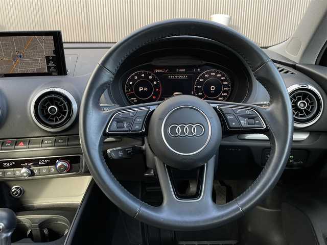 アウディ Ａ３ スポーツバック30TFSI 長野県 2019(平31)年 5.2万km ブリリアントレッド 法人ワンオーナー/　マトリクスＬＥＤ/　ＡＣＣ/　サイドアシスト/　レーンキープ/　バーチャルコックピット/　ＭＭＩナビ/　地デジＴＶ/　バックカメラ　プッシュスタート/　スマートキー/　前後ドライブレコーダー/　アドバンストキー/　パークエイド/　アイドリングストップ/　保証書・取説・スペアキー