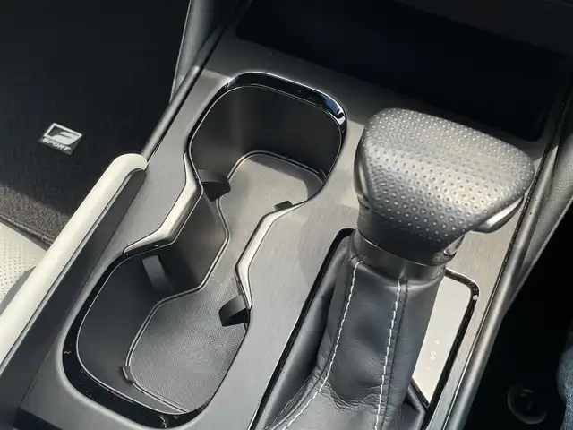 レクサス ＥＳ 300h Fスポーツ 東京都 2022(令4)年 1.3万km ホワイトノーヴァガラスフレーク オレンジキャリパー/サンルーフ/三眼ＬＥＤヘッドライト/本革シート/メモリ付きパワーシート/シートヒーター/シートベンチレーション/ステアリングヒーター/・オートマチックハイビーム［AHB］/Apple Car Play/Lexus Safety System ＋/・レーンディパーチャーアラート［LDA］/・レーントレーシングアシスト［LTA］/・レーンチェンジアシスト［LCA］/・ロードサインアシスト［RSA］