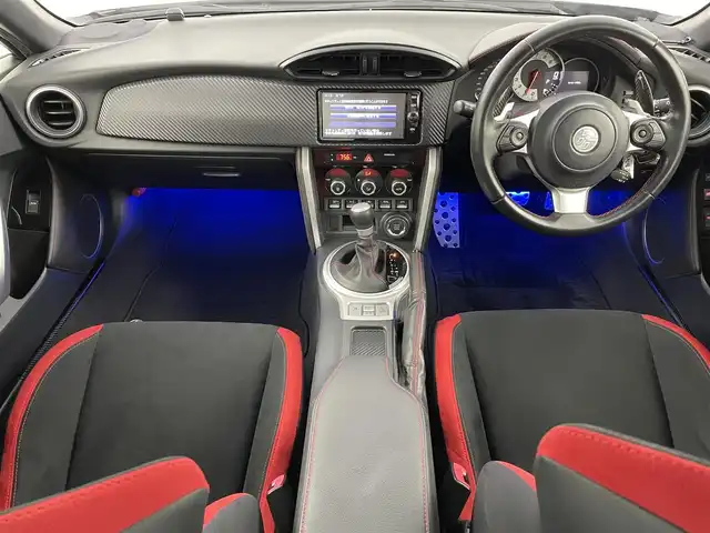 トヨタ ８６ GT 福島県 2018(平30)年 5.5万km クリスタルホワイトパール 純正ナビ/・型番:NSZT-W66T/・フルセグTV/Bluetooth/CD/DVD/・バックカメラ/・ETC/・ドライブレコーダー/クルーズコントロール/コーナーセンサー/リアスポイラー/革巻きステアリング/・ステアリングリモコン/・パドルシフト/プッシュスタート/・スマート/・スペアキー/LEDヘッドライト/・オートライト/・フォグライト/純正フロアマット/ドアバイザー