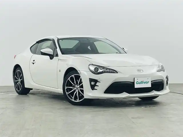 トヨタ ８６ GT 福島県 2018(平30)年 5.5万km クリスタルホワイトパール 純正ナビ/・型番:NSZT-W66T/・フルセグTV/Bluetooth/CD/DVD/・バックカメラ/・ETC/・ドライブレコーダー/クルーズコントロール/コーナーセンサー/リアスポイラー/革巻きステアリング/・ステアリングリモコン/・パドルシフト/プッシュスタート/・スマート/・スペアキー/LEDヘッドライト/・オートライト/・フォグライト/純正フロアマット/ドアバイザー