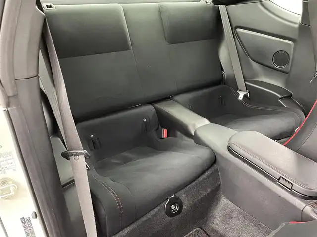 トヨタ ８６ GT 福島県 2018(平30)年 5.5万km クリスタルホワイトパール 純正ナビ/・型番:NSZT-W66T/・フルセグTV/Bluetooth/CD/DVD/・バックカメラ/・ETC/・ドライブレコーダー/クルーズコントロール/コーナーセンサー/リアスポイラー/革巻きステアリング/・ステアリングリモコン/・パドルシフト/プッシュスタート/・スマート/・スペアキー/LEDヘッドライト/・オートライト/・フォグライト/純正フロアマット/ドアバイザー