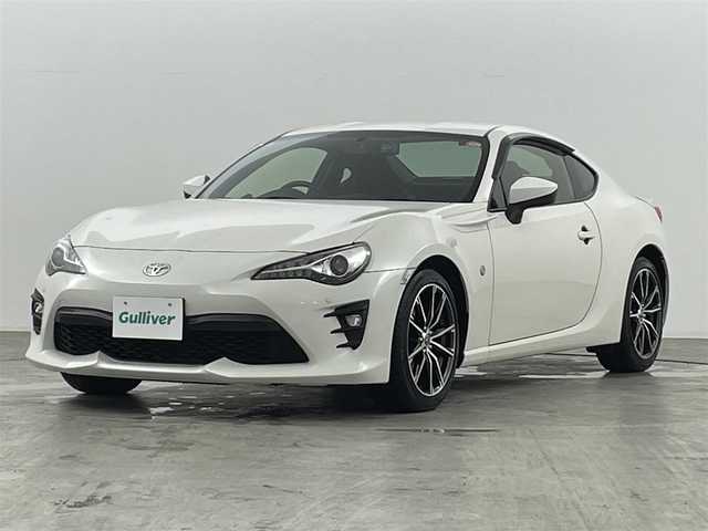 トヨタ ８６ GT 福島県 2018(平30)年 5.6万km クリスタルホワイトパール 純正ナビ/・型番:NSZT-W66T/・フルセグTV/Bluetooth/CD/DVD/・バックカメラ/・ETC/・ドライブレコーダー/クルーズコントロール/コーナーセンサー/リアスポイラー/革巻きステアリング/・ステアリングリモコン/・パドルシフト/プッシュスタート/・スマート/・スペアキー/LEDヘッドライト/・オートライト/・フォグライト/純正フロアマット/ドアバイザー