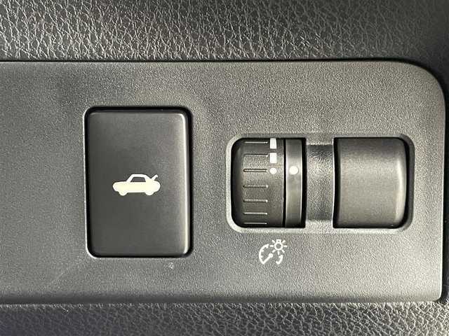 トヨタ ８６ GT 福島県 2018(平30)年 5.6万km クリスタルホワイトパール 純正ナビ/・型番:NSZT-W66T/・フルセグTV/Bluetooth/CD/DVD/・バックカメラ/・ETC/・ドライブレコーダー/クルーズコントロール/コーナーセンサー/リアスポイラー/革巻きステアリング/・ステアリングリモコン/・パドルシフト/プッシュスタート/・スマート/・スペアキー/LEDヘッドライト/・オートライト/・フォグライト/純正フロアマット/ドアバイザー
