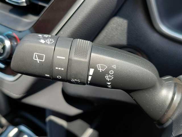 トヨタ カローラ クロス Z 東京都 2023(令5)年 0.6万km アティチュードブラックマイカ 純正ディスプレイオーディオ/パノラミックビューモニター/フルセグ/ビルトインETC2.0/ドライブレコーダー/パワーシート/シートヒーター/パワーバックドア/LEDヘッドライト/トヨタセーフティセンス/プリクラッシュセーフティ/レーントレーシングアシスト/レーダークルーズコントロール/オートマチックハイビーム/ブラインドスポットモニター