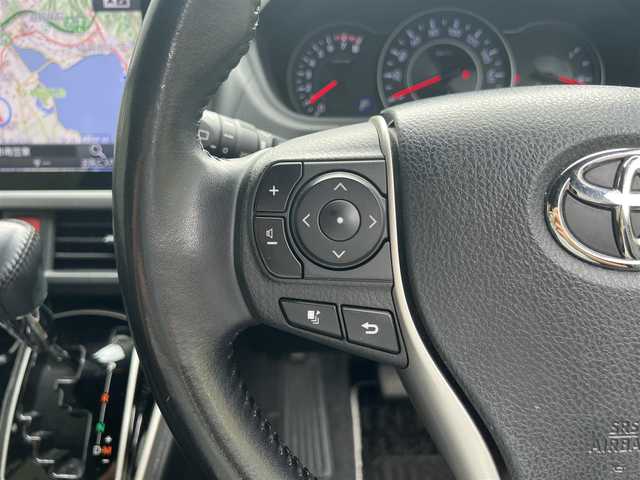 トヨタ ヴォクシー ZS 煌 滋賀県 2018(平30)年 6.6万km ブラック アルパイン社製10インチナビ/（AM/FM/CD/DVD/フルセグTV/Bluetooth/SD）/バックカメラ/ビルトインETC/両側パワースライドドア/アルパイン製フリップダウンモニター/クルーズコントロール/プリクラッシュセーフティ/レーントレーシングアシスト/横滑り防止装置/ステアリングスイッチ/オートハイビーム/プッシュスタート/スマートキー