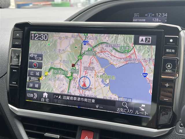 トヨタ ヴォクシー ZS 煌 滋賀県 2018(平30)年 6.6万km ブラック アルパイン社製10インチナビ/（AM/FM/CD/DVD/フルセグTV/Bluetooth/SD）/バックカメラ/ビルトインETC/両側パワースライドドア/アルパイン製フリップダウンモニター/クルーズコントロール/プリクラッシュセーフティ/レーントレーシングアシスト/横滑り防止装置/ステアリングスイッチ/オートハイビーム/プッシュスタート/スマートキー