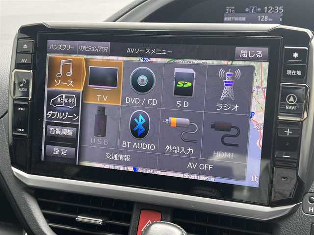 トヨタ ヴォクシー ZS 煌 滋賀県 2018(平30)年 6.6万km ブラック アルパイン社製10インチナビ/（AM/FM/CD/DVD/フルセグTV/Bluetooth/SD）/バックカメラ/ビルトインETC/両側パワースライドドア/アルパイン製フリップダウンモニター/クルーズコントロール/プリクラッシュセーフティ/レーントレーシングアシスト/横滑り防止装置/ステアリングスイッチ/オートハイビーム/プッシュスタート/スマートキー