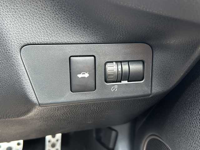 トヨタ ８６ GT リミテッド 三重県 2014(平26)年 3.3万km アイスシルバーメタリック TRDエアロ/GTウィング/225/40R18インチTRDアルミ/純正SDナビ/フルセグTV/【CD/DVD/SD/Bluetooth】/ETC/パドルシフト/ハーフレザーシート/D/N席シートヒーター/オートライト/HIDヘッドライト/プッシュスタート/スマートキー/純正フロアマット