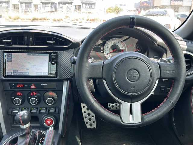 トヨタ ８６ GT リミテッド 三重県 2014(平26)年 3.3万km アイスシルバーメタリック TRDエアロ/GTウィング/225/40R18インチTRDアルミ/純正SDナビ/フルセグTV/【CD/DVD/SD/Bluetooth】/ETC/パドルシフト/ハーフレザーシート/D/N席シートヒーター/オートライト/HIDヘッドライト/プッシュスタート/スマートキー/純正フロアマット