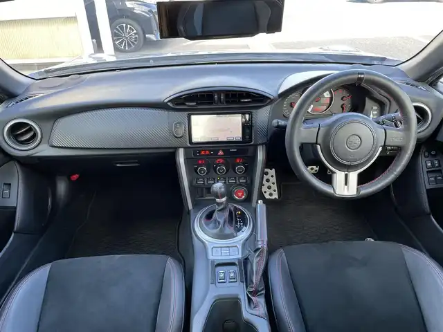 トヨタ ８６ GT リミテッド 東京都 2014(平26)年 3.3万km アイスシルバーメタリック TRDエアロ/GTウィング/225/40R18インチTRDアルミ/純正SDナビ/フルセグTV/【CD/DVD/SD/Bluetooth】/ETC/パドルシフト/ハーフレザーシート/D/N席シートヒーター/オートライト/HIDヘッドライト/プッシュスタート/スマートキー/純正フロアマット