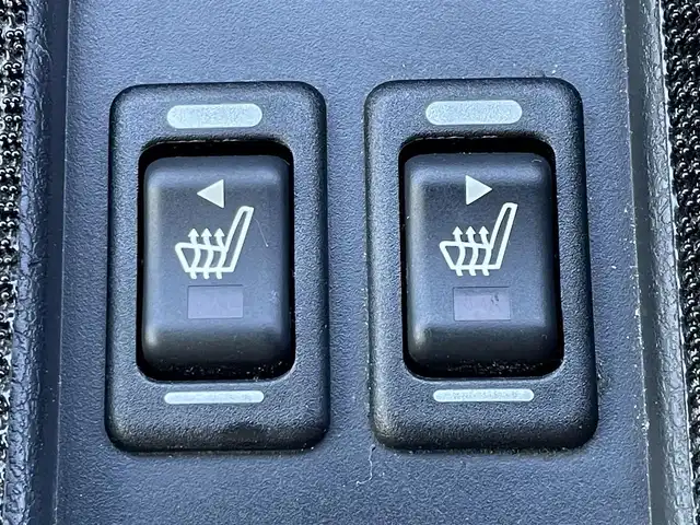 トヨタ ８６ GT リミテッド 東京都 2014(平26)年 3.3万km アイスシルバーメタリック TRDエアロ/GTウィング/225/40R18インチTRDアルミ/純正SDナビ/フルセグTV/【CD/DVD/SD/Bluetooth】/ETC/パドルシフト/ハーフレザーシート/D/N席シートヒーター/オートライト/HIDヘッドライト/プッシュスタート/スマートキー/純正フロアマット