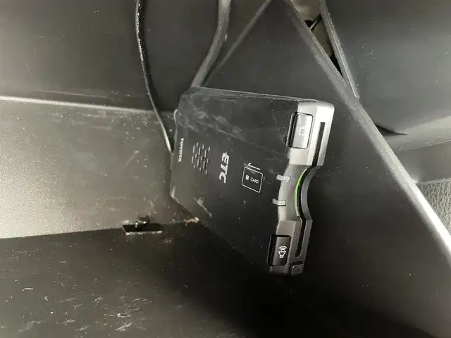 トヨタ ８６ GT リミテッド 東京都 2014(平26)年 3.3万km アイスシルバーメタリック TRDエアロ/GTウィング/225/40R18インチTRDアルミ/純正SDナビ/フルセグTV/【CD/DVD/SD/Bluetooth】/ETC/パドルシフト/ハーフレザーシート/D/N席シートヒーター/オートライト/HIDヘッドライト/プッシュスタート/スマートキー/純正フロアマット