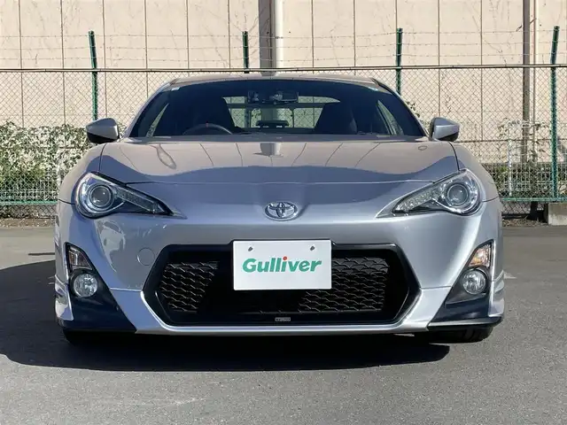 トヨタ ８６ GT リミテッド 東京都 2014(平26)年 3.3万km アイスシルバーメタリック TRDエアロ/GTウィング/225/40R18インチTRDアルミ/純正SDナビ/フルセグTV/【CD/DVD/SD/Bluetooth】/ETC/パドルシフト/ハーフレザーシート/D/N席シートヒーター/オートライト/HIDヘッドライト/プッシュスタート/スマートキー/純正フロアマット