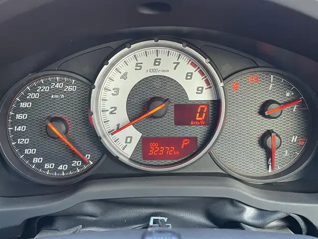 トヨタ ８６ GT リミテッド 東京都 2014(平26)年 3.3万km アイスシルバーメタリック TRDエアロ/GTウィング/225/40R18インチTRDアルミ/純正SDナビ/フルセグTV/【CD/DVD/SD/Bluetooth】/ETC/パドルシフト/ハーフレザーシート/D/N席シートヒーター/オートライト/HIDヘッドライト/プッシュスタート/スマートキー/純正フロアマット