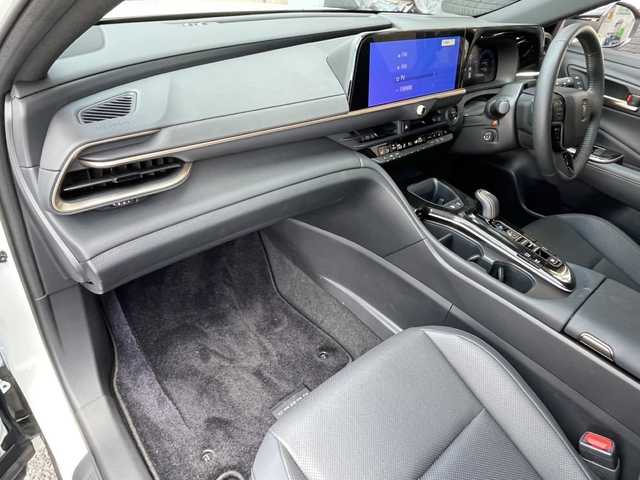 トヨタ クラウン スポーツ Z 福島県 2023(令5)年 1万km プレシャスホワイトパール 4WD/パワーバックドア/純正アルミホイール/モデリスタエアロ/LEDヘッドライト/オートライト/ディスプレイオーディオ（BT・フルセグTV）/純正サンルーフ/ETC2.0/シートエアコン・ヒーター（前席）/Wエアコン/コーナーセンサー/パワーシート（前席）/純正フロアマット
