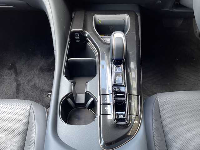 トヨタ クラウン スポーツ Z 福島県 2023(令5)年 1万km プレシャスホワイトパール 4WD/パワーバックドア/純正アルミホイール/モデリスタエアロ/LEDヘッドライト/オートライト/ディスプレイオーディオ（BT・フルセグTV）/純正サンルーフ/ETC2.0/シートエアコン・ヒーター（前席）/Wエアコン/コーナーセンサー/パワーシート（前席）/純正フロアマット