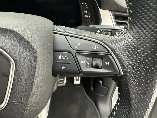 アウディ Ｑ７ 2.0TFSI クワトロ Sライン PKG 兵庫県 2018(平30)年 6.1万km 白 ４WD/純正HDDナビ/（フルセグ/CD/DVD/Bluetooth/SD）/バックカメラ/ビルトインETC2.0/社外前方ドラレコ/パワーバックドア/パドルシフト/レザーシート/シートヒーター/パワーシート/ルーフレール/純正20インチアルミホイール/LEDヘッドライト/純正マット/パーキングアシスト/コーナーセンサー/LKA/ACC/BSM/アイドリングストップ/スペアキー