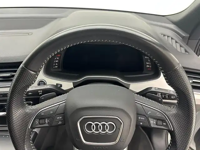 アウディ Ｑ７ 2.0TFSI クワトロ Sライン PKG 兵庫県 2018(平30)年 6.1万km 白 ４WD/純正HDDナビ/（フルセグ/CD/DVD/Bluetooth/SD）/バックカメラ/ビルトインETC2.0/社外前方ドラレコ/パワーバックドア/パドルシフト/レザーシート/シートヒーター/パワーシート/ルーフレール/純正20インチアルミホイール/LEDヘッドライト/純正マット/パーキングアシスト/コーナーセンサー/LKA/ACC/BSM/アイドリングストップ/スペアキー