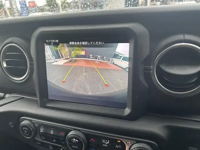 クライスラー・ジープ ジープ ラングラー アンリミテッド サハラ 滋賀県 2020(令2)年 4.9万km ブライトホワイト スマートキー/プッシュスタート/純正ナビ/TV/BT/バックカメラ/2.0ETC/純正18インチAW/衝突軽減システム/クリアランスソナー/アイドリングストップ/ブラインドスポットモニター/レーダークルーズコントロール/レザーシート/前席シートヒーター/AC100N電源/純正フロアマット