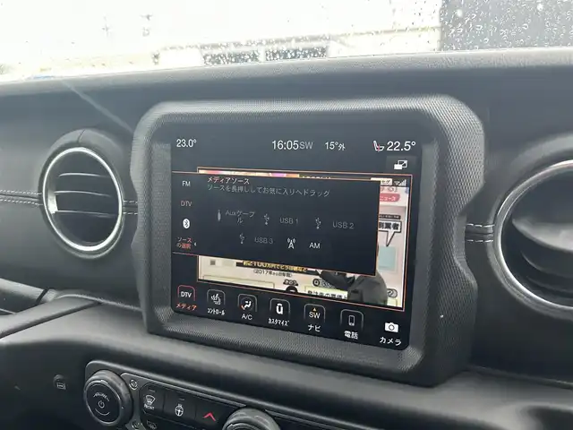 クライスラー・ジープ ジープ ラングラー アンリミテッド サハラ 滋賀県 2020(令2)年 4.9万km ブライトホワイト スマートキー/プッシュスタート/純正ナビ/TV/BT/バックカメラ/2.0ETC/純正18インチAW/衝突軽減システム/クリアランスソナー/アイドリングストップ/ブラインドスポットモニター/レーダークルーズコントロール/レザーシート/前席シートヒーター/AC100N電源/純正フロアマット