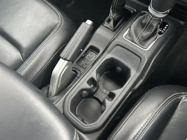 クライスラー・ジープ ジープ ラングラー アンリミテッド サハラ 滋賀県 2020(令2)年 4.9万km ブライトホワイト スマートキー/プッシュスタート/純正ナビ/TV/BT/バックカメラ/2.0ETC/純正18インチAW/衝突軽減システム/クリアランスソナー/アイドリングストップ/ブラインドスポットモニター/レーダークルーズコントロール/レザーシート/前席シートヒーター/AC100N電源/純正フロアマット