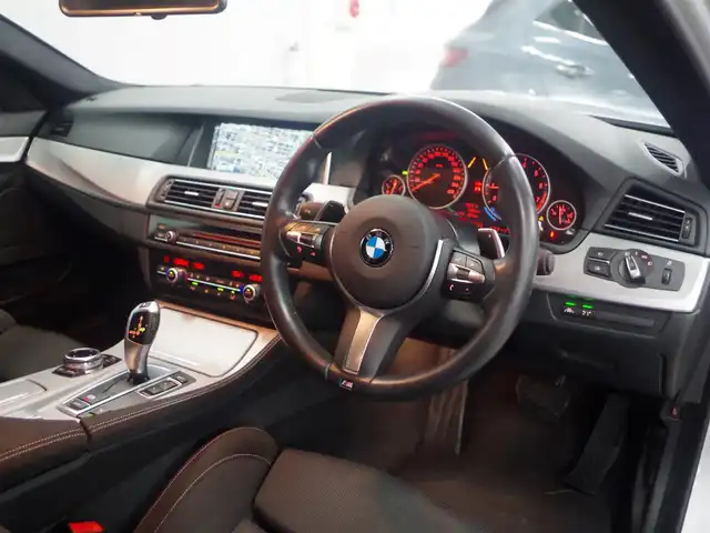 ＢＭＷ ５２３ｉ ツーリング Mスポーツ 兵庫県 2016(平28)年 3.5万km グレイシャーシルバー 純正ナビ/バックカメラ/フルセグTV/ETC/ドライビングアシストプラス/ACC/LDW/衝突回避被害軽減ブレーキ/パワーバックドア/パドルシフト/アルカンターラコンビネーションシート/前席パワーシート/コンフォートアクセス/純正18インチAW/アダプティブLEDヘッドライト