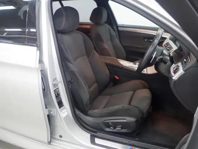 ＢＭＷ ５２３ｉ ツーリング Mスポーツ 兵庫県 2016(平28)年 3.5万km グレイシャーシルバー 純正ナビ/バックカメラ/フルセグTV/ETC/ドライビングアシストプラス/ACC/LDW/衝突回避被害軽減ブレーキ/パワーバックドア/パドルシフト/アルカンターラコンビネーションシート/前席パワーシート/コンフォートアクセス/純正18インチAW/アダプティブLEDヘッドライト