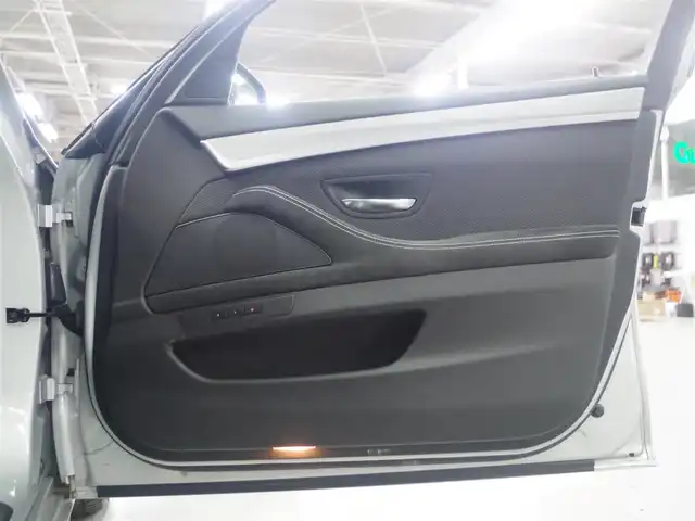 ＢＭＷ ５２３ｉ ツーリング Mスポーツ 兵庫県 2016(平28)年 3.5万km グレイシャーシルバー 純正ナビ/バックカメラ/フルセグTV/ETC/ドライビングアシストプラス/ACC/LDW/衝突回避被害軽減ブレーキ/パワーバックドア/パドルシフト/アルカンターラコンビネーションシート/前席パワーシート/コンフォートアクセス/純正18インチAW/アダプティブLEDヘッドライト