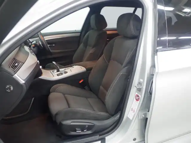 ＢＭＷ ５２３ｉ ツーリング Mスポーツ 兵庫県 2016(平28)年 3.5万km グレイシャーシルバー 純正ナビ/バックカメラ/フルセグTV/ETC/ドライビングアシストプラス/ACC/LDW/衝突回避被害軽減ブレーキ/パワーバックドア/パドルシフト/アルカンターラコンビネーションシート/前席パワーシート/コンフォートアクセス/純正18インチAW/アダプティブLEDヘッドライト
