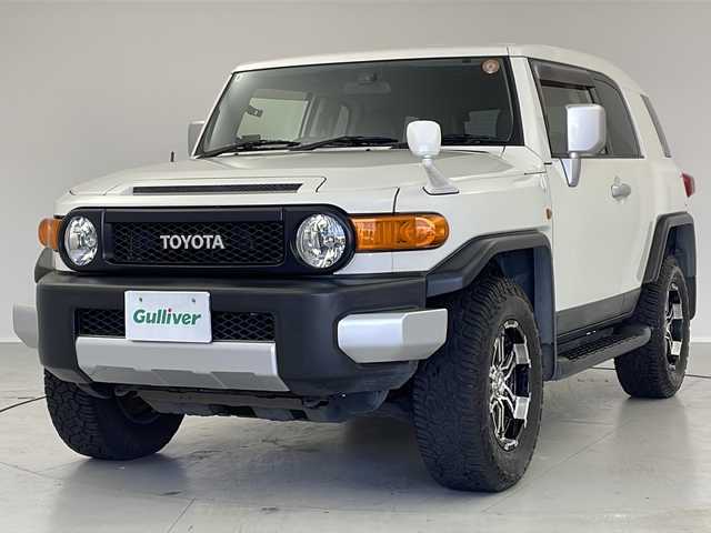 トヨタ ＦＪクルーザー 茨城県 2014(平26)年 10.7万km ホワイト 純正ナビ　バックモニター　ＥＴＣ　ドラレコ　ＬＥＤライト　フォグランプ　衝突被害軽減ブレーキ　横滑り防止装置　コーナーセンサー　ＲＡＹＳ１７インチアルミホイール　純正フロアマット　ルーフレール