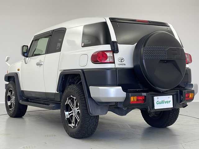 トヨタ ＦＪクルーザー 茨城県 2014(平26)年 10.7万km ホワイト 純正ナビ　バックモニター　ＥＴＣ　ドラレコ　ＬＥＤライト　フォグランプ　衝突被害軽減ブレーキ　横滑り防止装置　コーナーセンサー　ＲＡＹＳ１７インチアルミホイール　純正フロアマット　ルーフレール