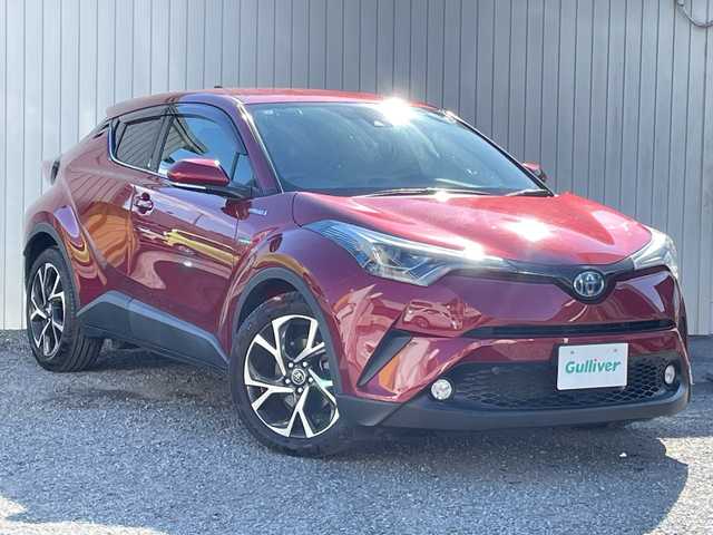 トヨタ Ｃ－ＨＲ G 埼玉県 2017(平29)年 5.3万km センシュアルレッドマイカ 黒レザーシート/前席シートヒーター/Ｄ席パワーシート/純正７インチメモリナビ＆フルセグＴＶ/ （ＤＶＤ＆ＣＤ＆ＢＴ）/バックカメラ/ビルトインＥＴＣ（２．０）/衝突軽減システム/レーダークルーズコントロール/レーンキープアシスト/クリアランスソナー/ＡＣ１００Ｖ充電/電動パーキングブレーキ/オートホールド/純正１８inアルミホイール/オートマチックハイビーム/オートライト/ＬＥＤライト/フォグランプ/電動格納ミラー/スマートキー/プッシュスタート/Ｗ＆サイド＋カーテンエアバッグ/横滑り防止装置/ＡＢＳ/ドアバイザー/フロアマット/新車保証書/取扱説明書/スマートスペアキー有