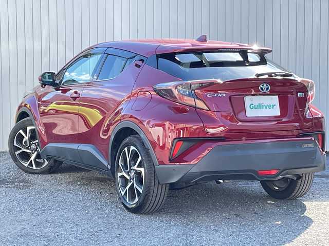 トヨタ Ｃ－ＨＲ G 埼玉県 2017(平29)年 5.3万km センシュアルレッドマイカ 黒レザーシート/前席シートヒーター/Ｄ席パワーシート/純正７インチメモリナビ＆フルセグＴＶ/ （ＤＶＤ＆ＣＤ＆ＢＴ）/バックカメラ/ビルトインＥＴＣ（２．０）/衝突軽減システム/レーダークルーズコントロール/レーンキープアシスト/クリアランスソナー/ＡＣ１００Ｖ充電/電動パーキングブレーキ/オートホールド/純正１８inアルミホイール/オートマチックハイビーム/オートライト/ＬＥＤライト/フォグランプ/電動格納ミラー/スマートキー/プッシュスタート/Ｗ＆サイド＋カーテンエアバッグ/横滑り防止装置/ＡＢＳ/ドアバイザー/フロアマット/新車保証書/取扱説明書/スマートスペアキー有